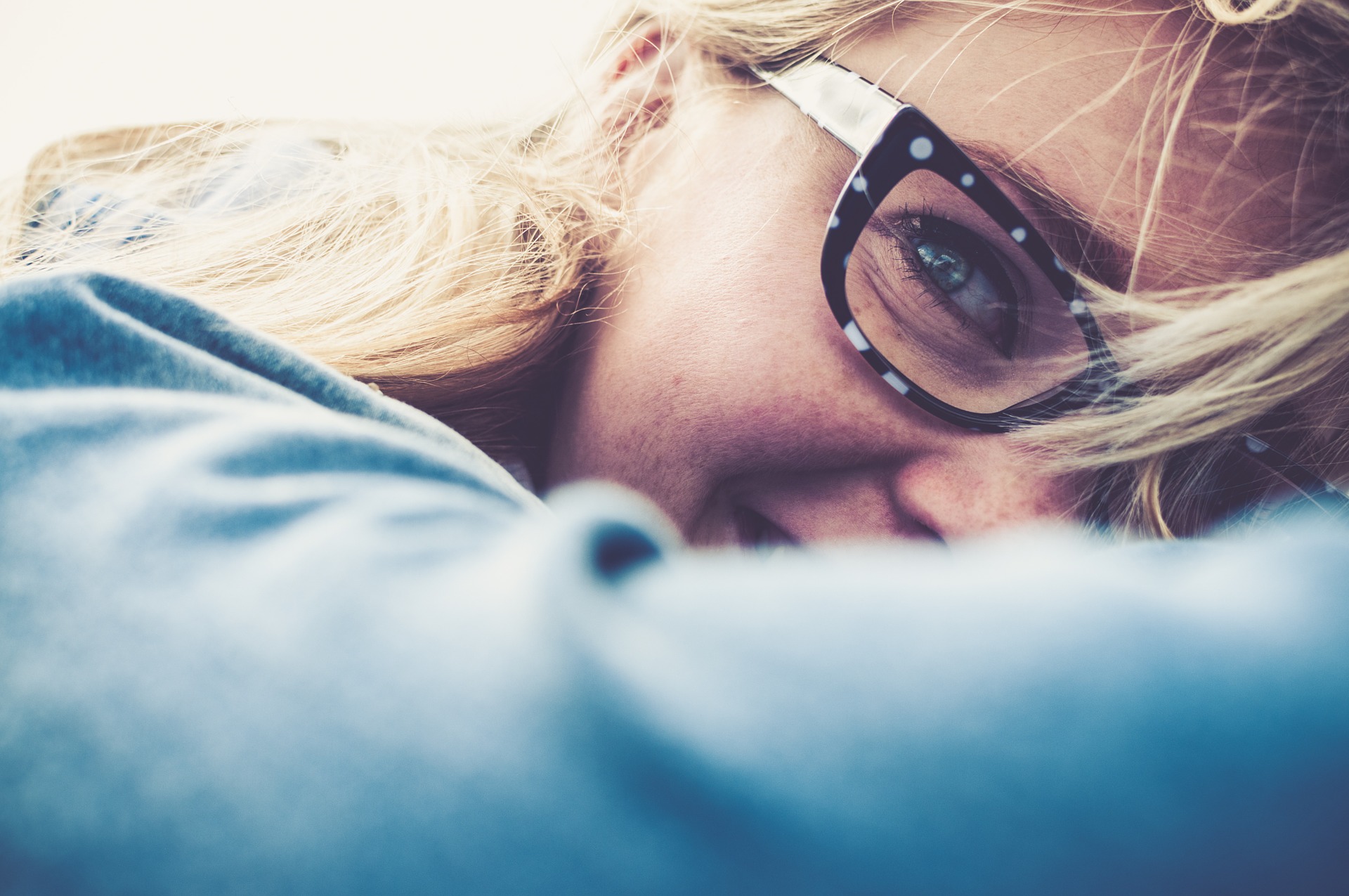 girl wearing glasses